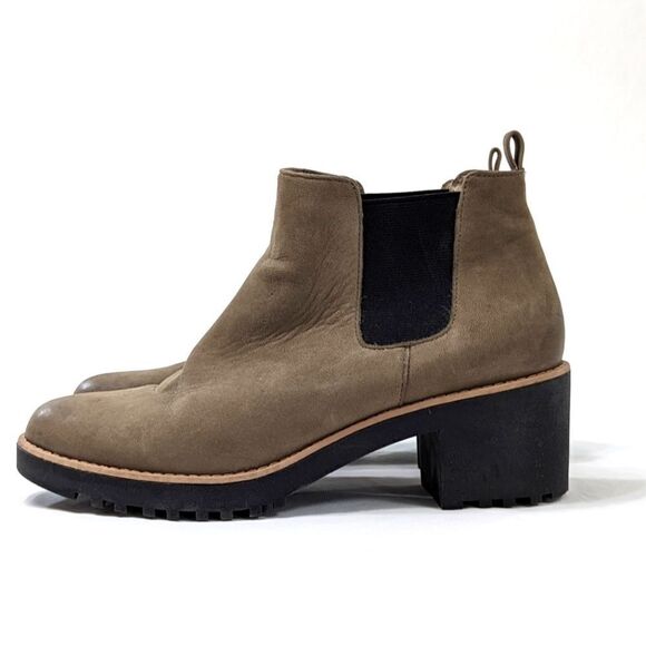 Caslon Water Resistant Ankle Boot - Picture 6 of 8